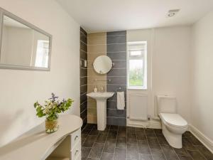 8 Bed in Woolsery 85428