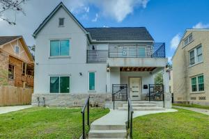 Sleek and Central Houston Stay Near FIFA World Cup!