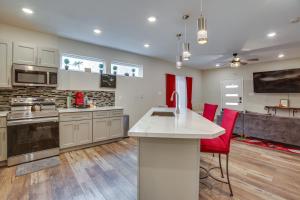 Sleek and Central Houston Stay Near FIFA World Cup!
