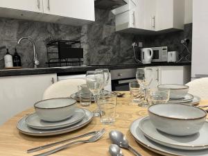 Large Studio - Prime Central Location