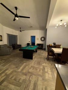Departamento amueblado en privada , mesa de billar en Dominio Cumbres