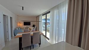 Maras Apartments Higuerón West - Suncoast Comfort