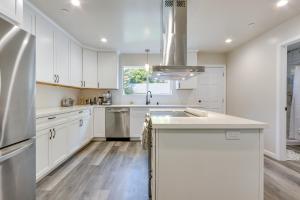 Steps to Russian River Peaceful Monte Rio Retreat