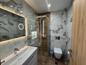 Modern Athens Suite - 160m from Metro - 3min Piraeus Port - 6 Guests