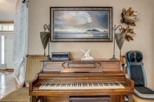 Snowbird Haven! 10 Mi to Warm Mineral Springs Park