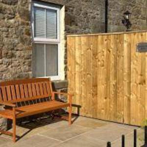 Foundry Farm Arch- pod inspired home