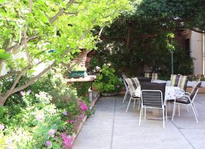 A 2 apartment with terrace garden and sea view