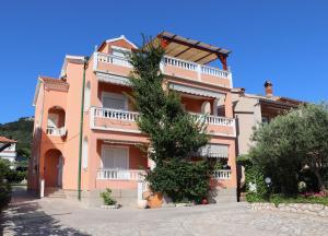 A 2 apartment with terrace garden and sea view