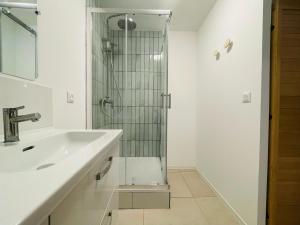 Suite Émeraude Romance avec Spa Privé - 402