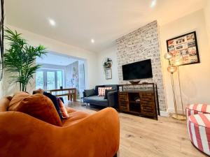 Isleworth House with Garden & private parking