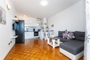 My Dalmatia - Apartment Neda with shared pool