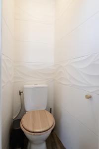 Les Halles by Paul Riquet 1609