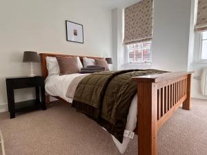 The Linen Loft - 2 Bed Apartment - Central Town Location - Area of Outstanding Natural Beauty