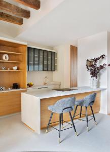 New-Beautiful Rooftop Apartment