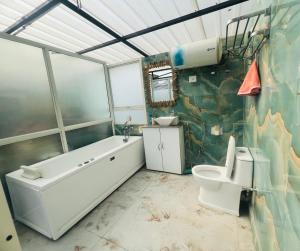 Roys Home 2kms from Airport entire Ground floor