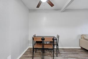 Relaxing 1BR townhome with modern touches