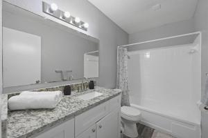 Relaxing 1BR townhome with modern touches