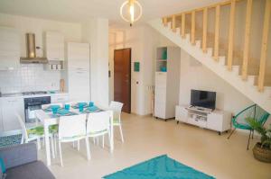 Casa Alice, Modern House 5 min drive from the Sea