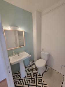 Chambre Lumineuse - Centre et Chateau - Cuisine Partagée et Salle de Bain Privée