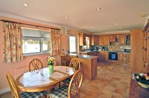 3 Bed in Courtmacsherry oc-i053