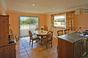 3 Bed in Courtmacsherry oc-i053
