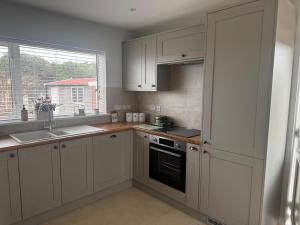 3 Bed Cottage - Sleeps 5 - Pets - HotTub - Garden