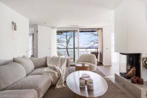 Scandinavian luxury villa with panoramic lake views