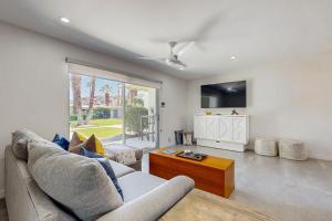 Relax dine and explore with ease soak up the sunshine Home is Dog Friendly