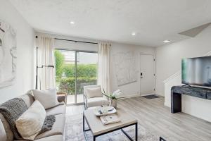 Sunny Comfort Meets Scottsdale Style Your Perfect Desert Retreat Awaits