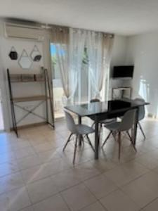 Villa Comelya, climatisation, terrasse, piscine, tennis