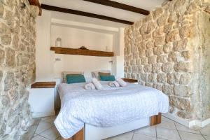 Romantic Rooftop View Hideaway- Old Town Nr 404