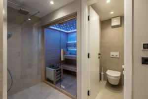 Villa Mare seaside heated infinity pool sauna gym