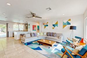 Racquet Club East Gem with 2 primary suites heated pool spa