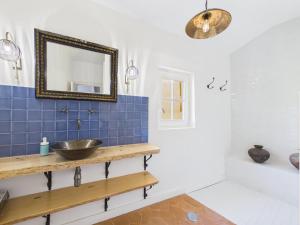 Elegant 3BR TownHouse w En-Suite Baths – Mouraria | By Airnest