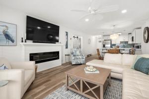 2 Bedroom Bayside Condo with Pool in OCMD