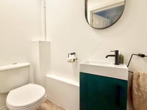 Newly Renovated Brightlingsea 3BDR Coastal Retreat