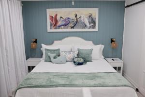 Beachfront Oasis with Stunning Water Views