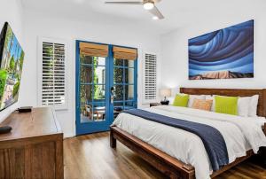 Modern King 2BR-2BA-Garage Legacy Villa near Main Pool