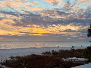 Beachfront Oasis with Stunning Water Views