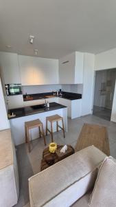 Top uitzicht luxe appartement met ruim terras ZWEMBAD & GYM