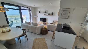 Top uitzicht luxe appartement met ruim terras ZWEMBAD & GYM