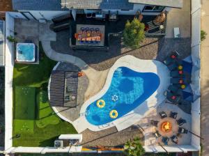 Piece of Paradise - Pool Games Fire Pit Hot tub