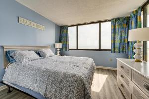 Steps to Ocean! Myrtle Beach Getaway with Balcony