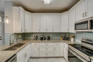 Pet Friendly! Renovated Arlington Home Near AT&T