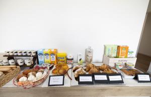 Corona Guest House img3