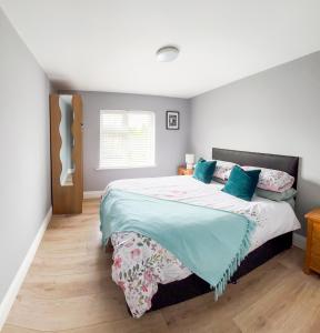 killarney Townhouse with super location