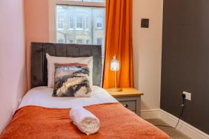 3 bedroom High Ceiling Flat with Seaview