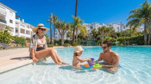 VACATION MARBELLA I Central Puerto Banus Apt, 24-7 Security, a minute from the Marina, The Sea and Luxury Shopping