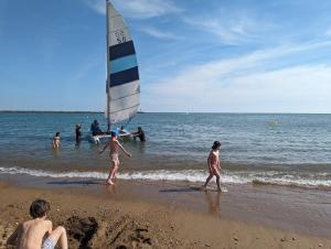 Appartement lumineux à 300m plage Boisvinet avec terrasse et garage