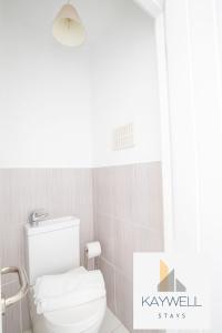 3BR-in Windsor-Parking-Near Heathrow-M25-M4